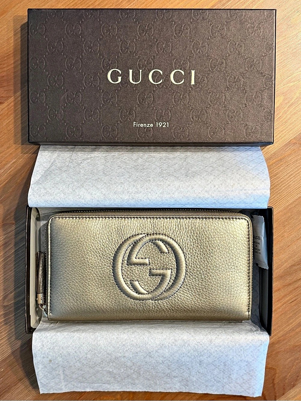Gucci Soho Leather Zip Around Wallet Champagne Gold